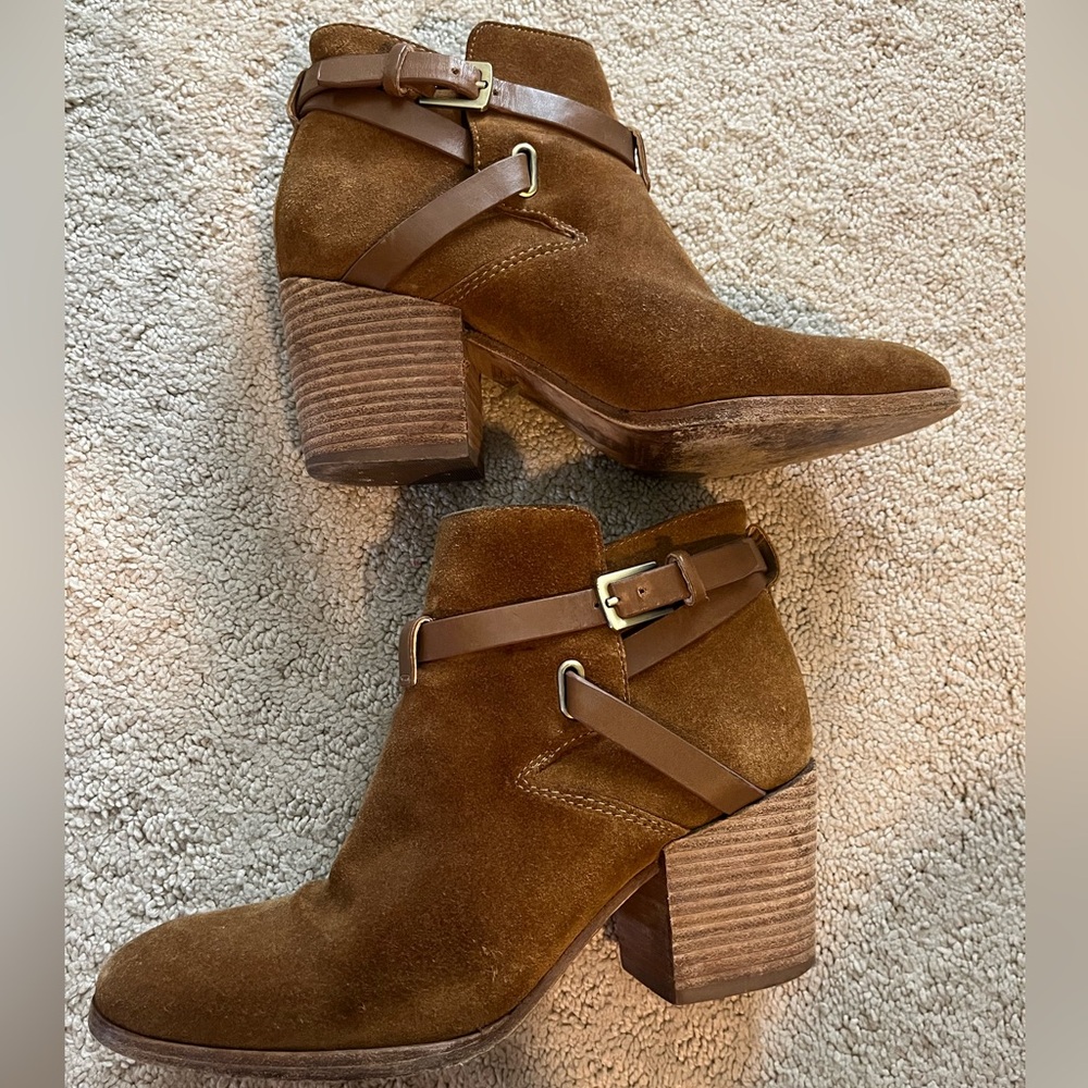 Belle by Sigerson Morrison brown suede ankle booties size 7